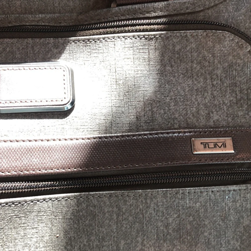 TUMI slim deluxe leather handle grey nylon body unisex so many pockets 12x16
